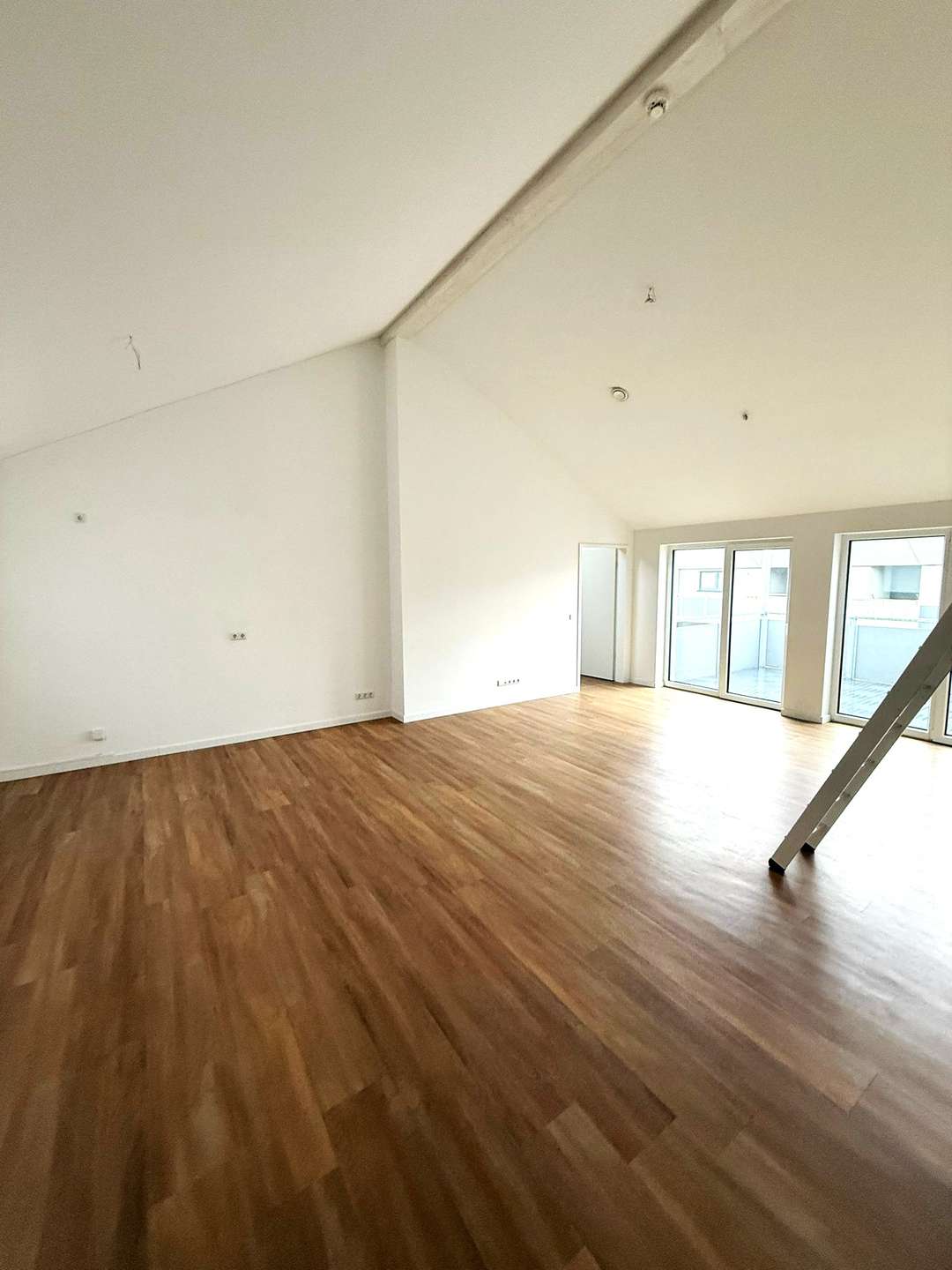 Helle 3‑Zimmer-Dachgeschosswohnung im Loftcharakter mit Südbalkon, 31319 Sehnde, Dachgeschosswohnung