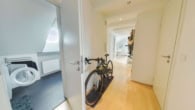 Flur - Wohntraum in Ricklingen: 2,5-Zimmer-Dachgeschosswohnung mit Loggia & 2 Bädern!