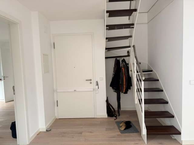 Eingang und Treppe zur Galerie