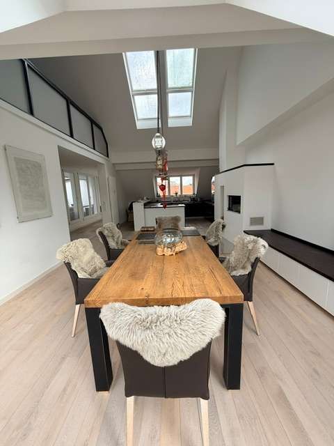 Besondere Maisonettewohnung im schönem Altbau mit Terrasse, 30161 Hannover, Dachgeschosswohnung