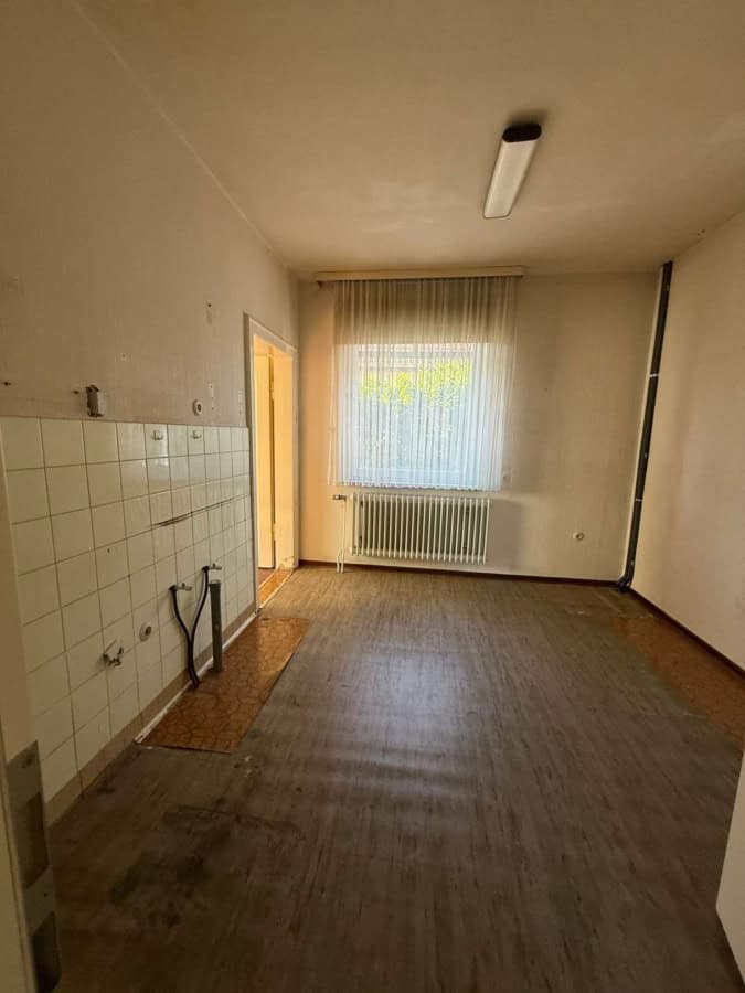Küche (renovierungsbedürftig)
