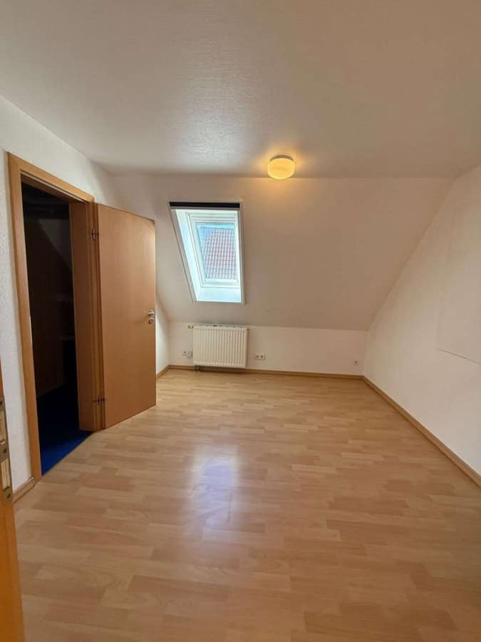 Schlafzimmer mit kleinem Abstellraum