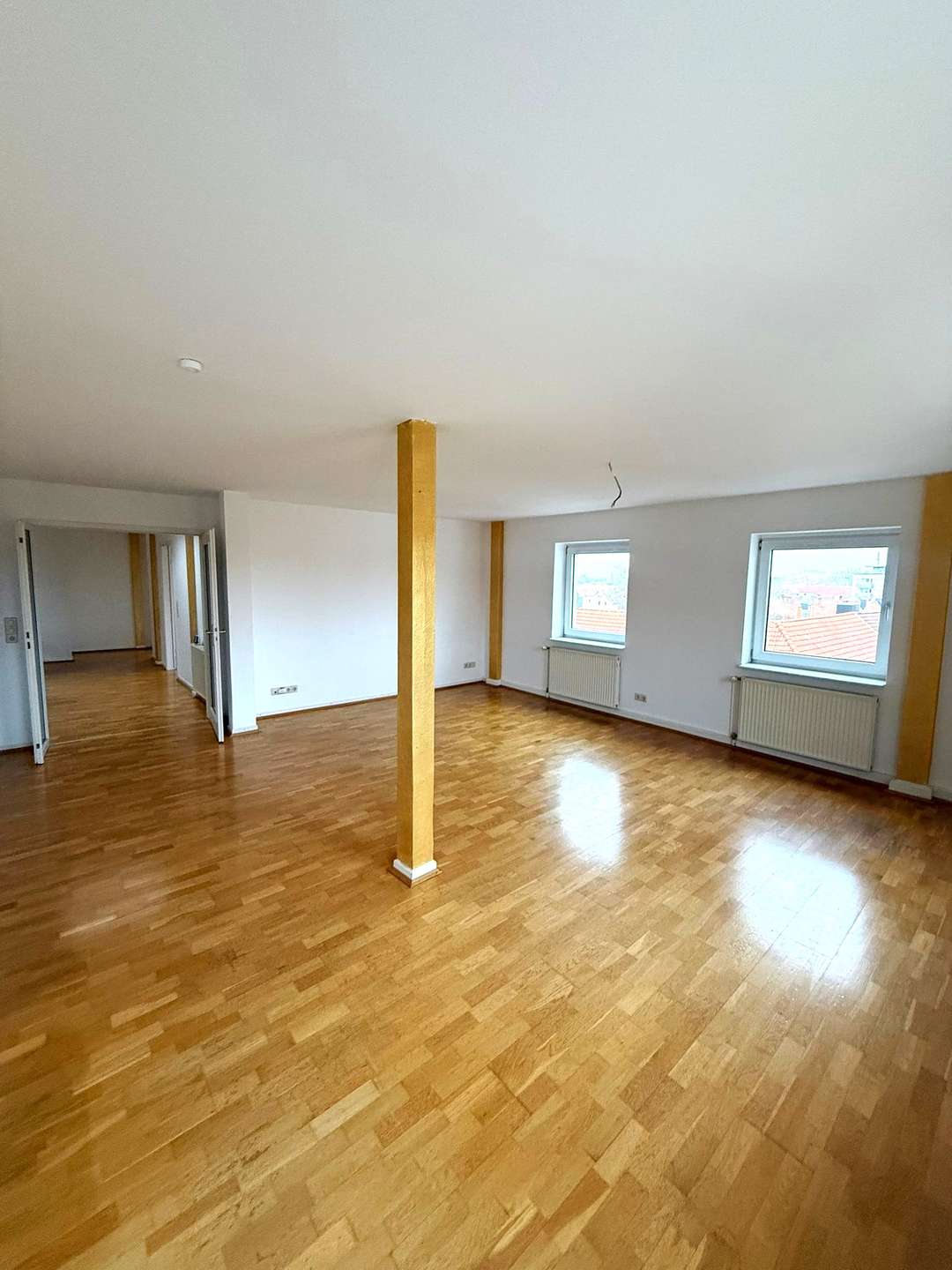 Über den Dächern der List! 3-Zimmerwohnung mit Balkon direkt auf der Podbi!, 30177 Hannover, Dachgeschosswohnung