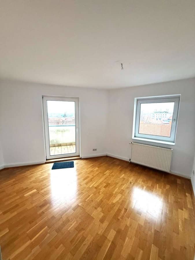 Zimmer mit Balkonanbindung