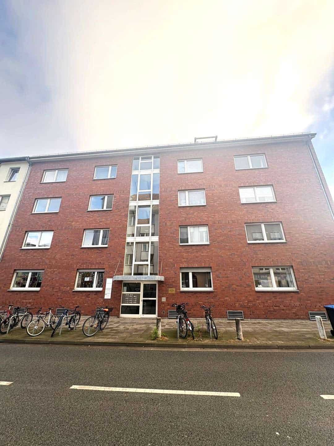Citynahe 4-Zimmerwohnung mit Balkon!, 30159 Hannover, Etagenwohnung