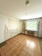 Schlafzimmer - Kaufen , Sanieren, Einziehen! Sanierungsbedürftige 3-Zimmer-Wohnung mit Balkon!