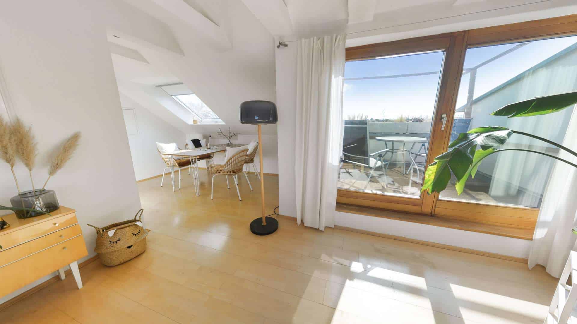 Wohnen über den Dächern Ricklingens – Charmante 2,5-Zimmer-Dachgeschosswohnung mit Loggia, 30459 Hannover, Dachgeschosswohnung