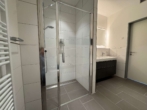 Dusche - Penthouse-Flair: Dachgeschosswohnung mit Loft-Feeling direkt an der Eilenriede!